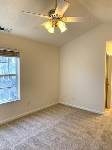 17 Pickwick Place, Greensboro, NC 27407