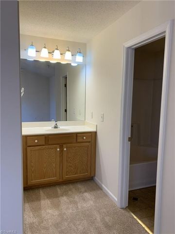 17 Pickwick Place, Greensboro, NC 27407