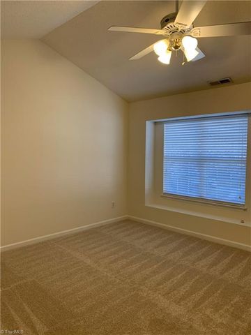 17 Pickwick Place, Greensboro, NC 27407