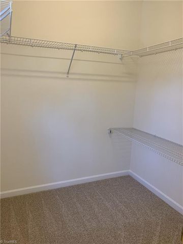 17 Pickwick Place, Greensboro, NC 27407