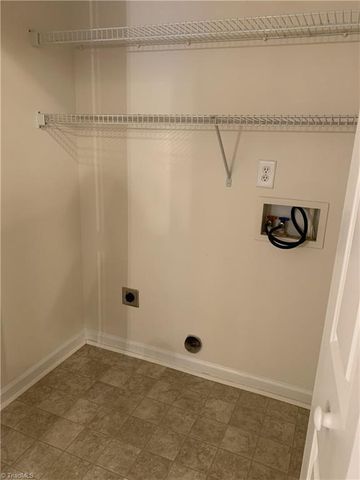 17 Pickwick Place, Greensboro, NC 27407