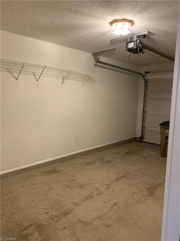 17 Pickwick Place, Greensboro, NC 27407