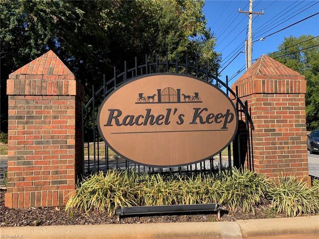 17 Pickwick Place, Greensboro, NC 27407