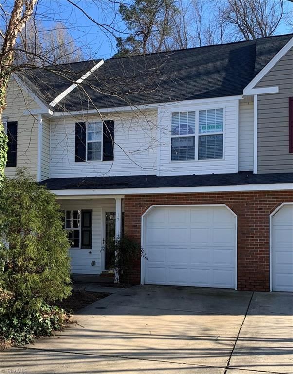 17 Pickwick Place, Greensboro, NC 27407