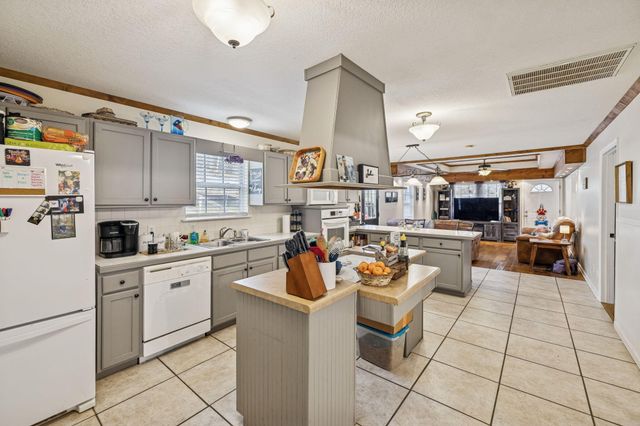 617 Bradley Avenue, La Fayette, GA 30728