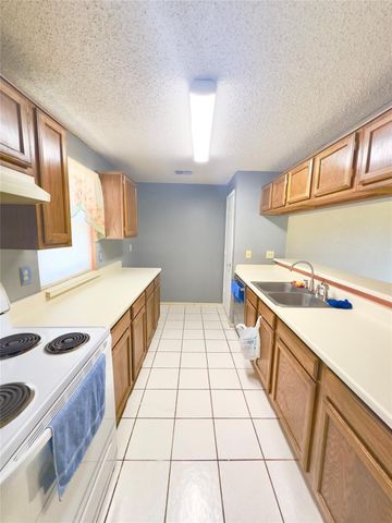 7401 Canoga Circle, Fort Worth, TX 76137