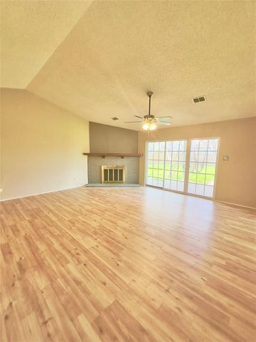 7401 Canoga Circle, Fort Worth, TX 76137