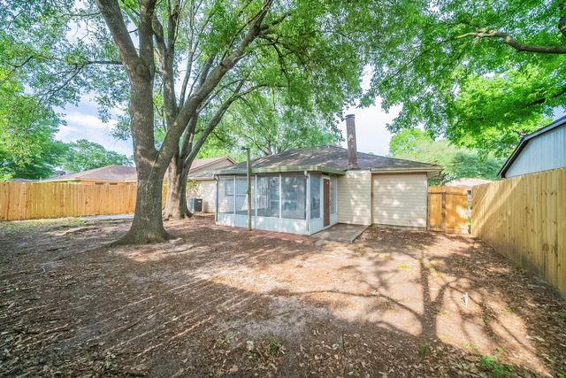 20330 Beigewood Lane, Humble, TX 77338