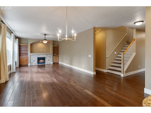 14320 TALAWA Dr, Oregon City, OR 97045