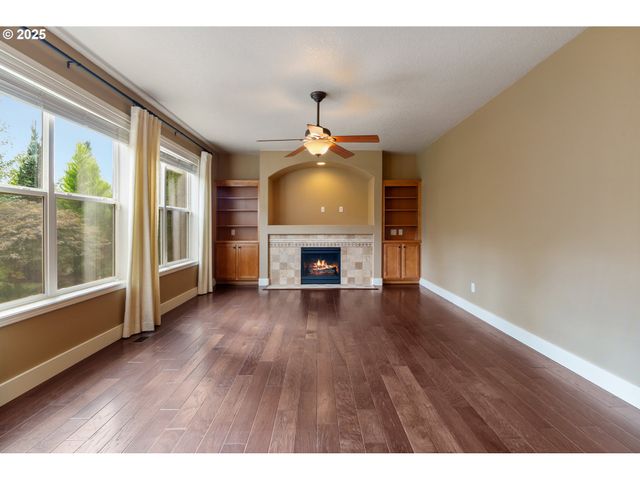 14320 TALAWA Dr, Oregon City, OR 97045