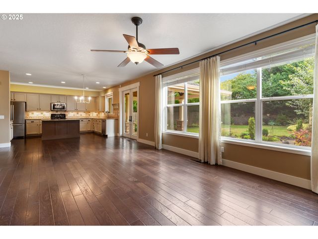 14320 TALAWA Dr, Oregon City, OR 97045