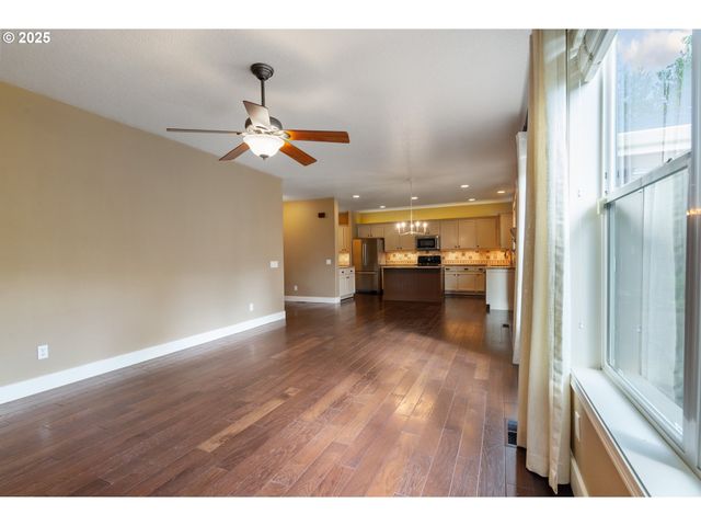 14320 TALAWA Dr, Oregon City, OR 97045