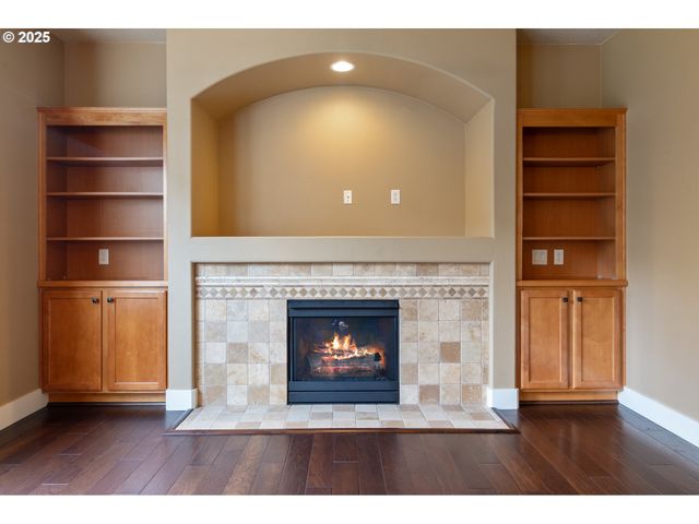 14320 TALAWA Dr, Oregon City, OR 97045