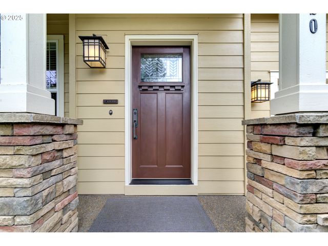 14320 TALAWA Dr, Oregon City, OR 97045