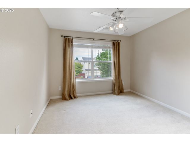 14320 TALAWA Dr, Oregon City, OR 97045