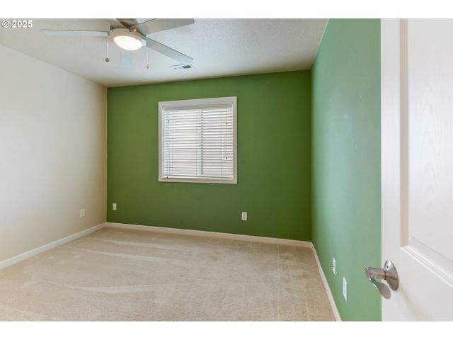 14320 TALAWA Dr, Oregon City, OR 97045