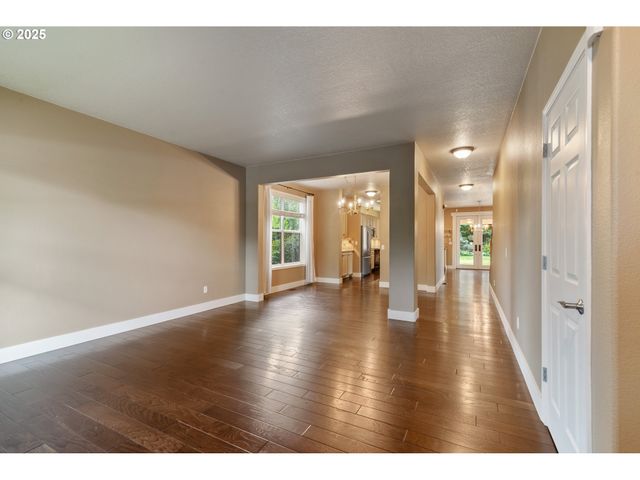 14320 TALAWA Dr, Oregon City, OR 97045