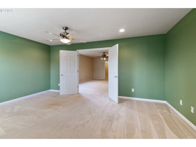 14320 TALAWA Dr, Oregon City, OR 97045