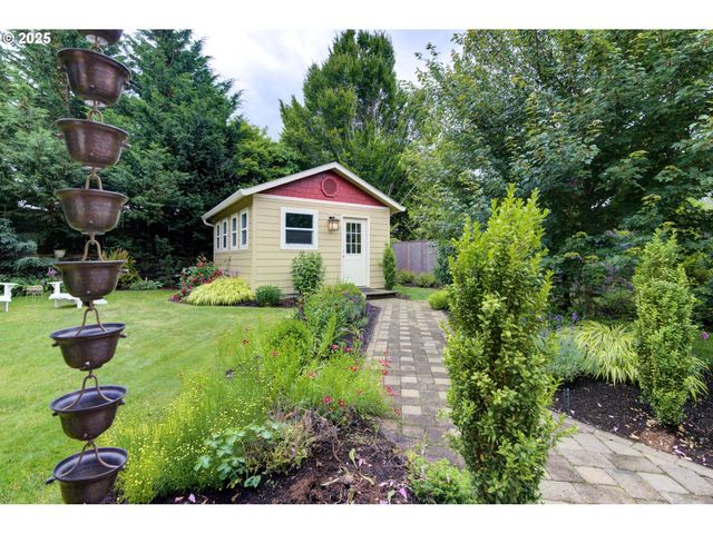 14320 TALAWA Dr, Oregon City, OR 97045