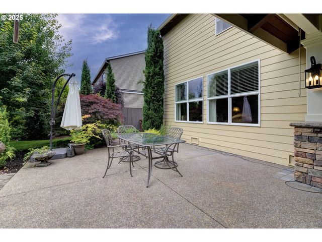 14320 TALAWA Dr, Oregon City, OR 97045