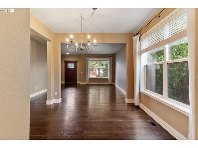 14320 TALAWA Dr, Oregon City, OR 97045