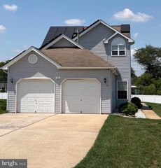 31 BELMONT AVE, Edgewater Park, NJ 08010