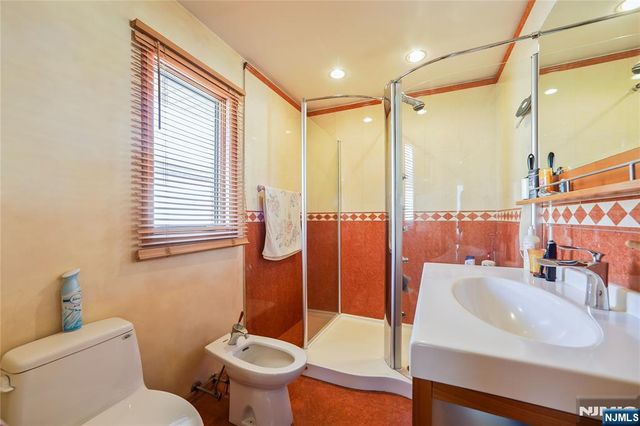 1496 15th Street, Fort Lee, NJ 07024