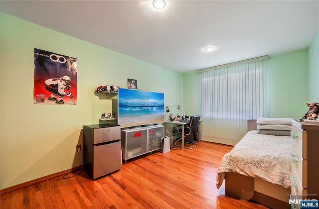 1496 15th Street, Fort Lee, NJ 07024
