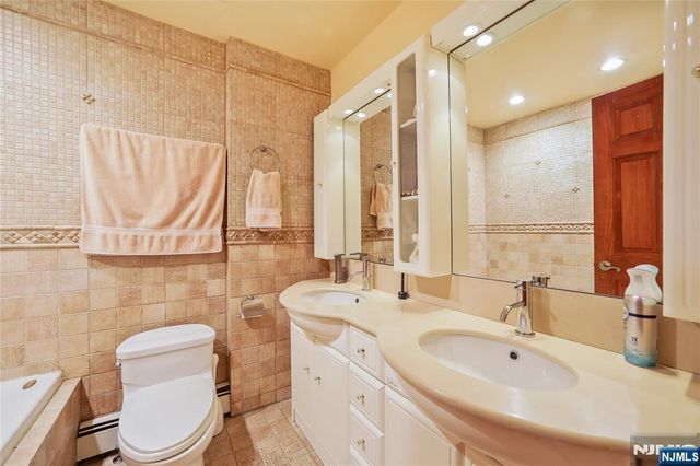 1496 15th Street, Fort Lee, NJ 07024