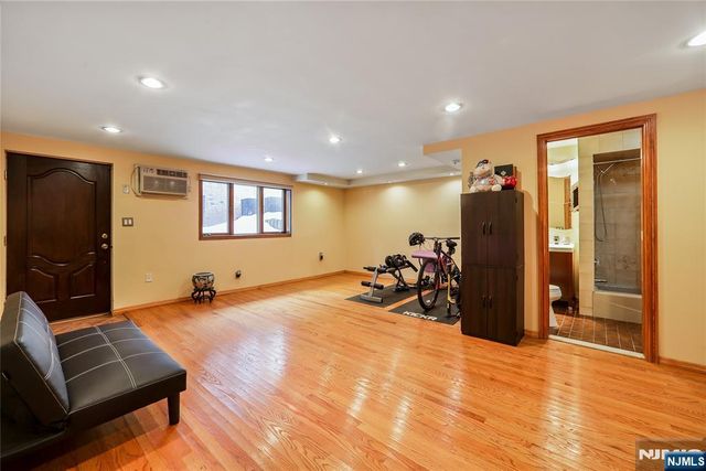 1496 15th Street, Fort Lee, NJ 07024