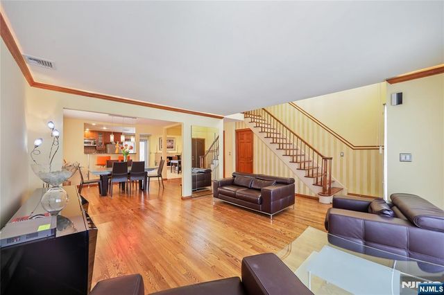 1496 15th Street, Fort Lee, NJ 07024