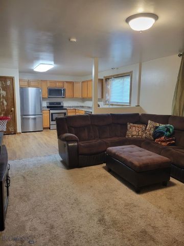 902 Nevada Street, Belgrade, MT 59714