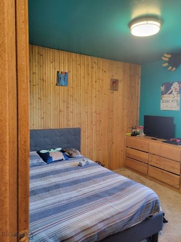 902 Nevada Street, Belgrade, MT 59714