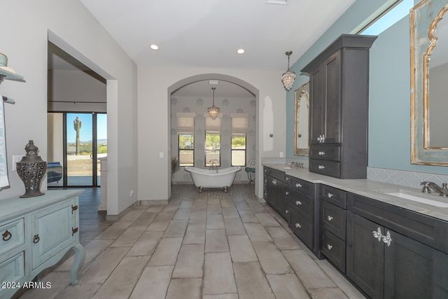 5861 E CLOUD Road, Cave Creek, AZ 85331