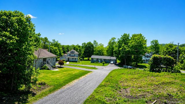 3 Deer Run West, Catskill, NY 12414
