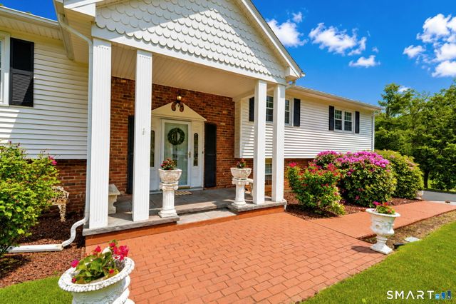 106 Greenwood Lane, Monroe, CT 06468