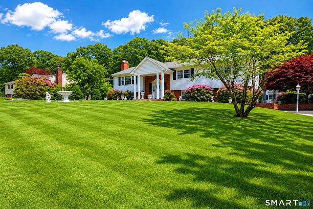 106 Greenwood Lane, Monroe, CT 06468