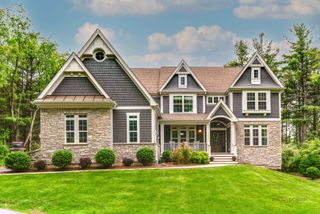 3305 S Cherry Valley Road, Woodstock, IL 60098