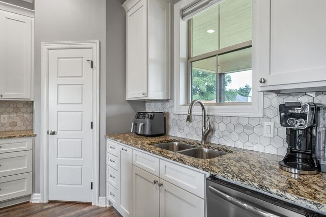 7757 Freestone Drive, Bullard, TX 75757