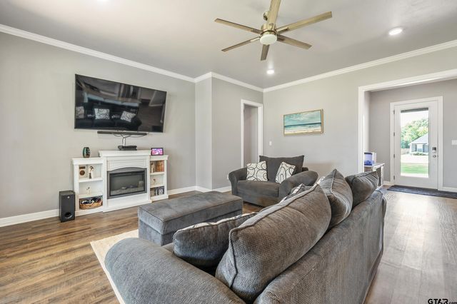 7757 Freestone Drive, Bullard, TX 75757