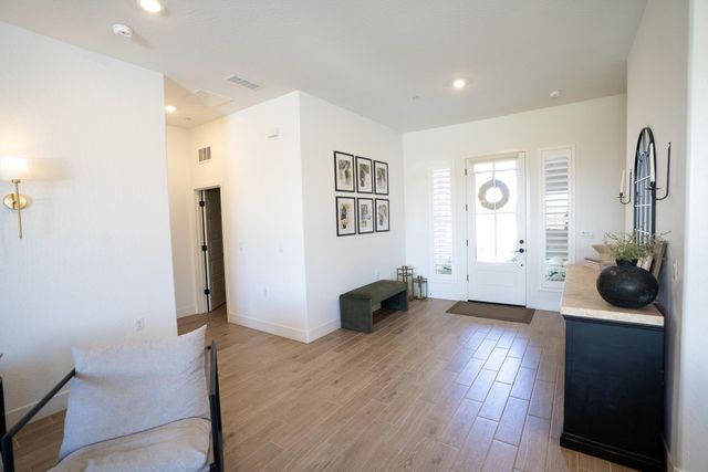 812 Traverse Drive S, Madera, CA 93636