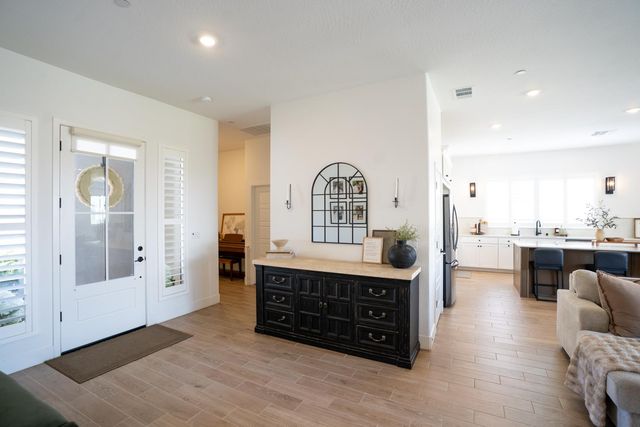 812 Traverse Drive S, Madera, CA 93636