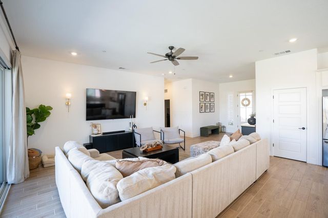812 Traverse Drive S, Madera, CA 93636
