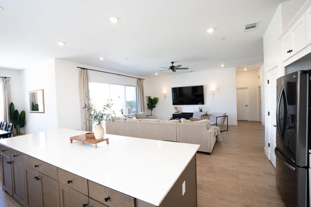 812 Traverse Drive S, Madera, CA 93636