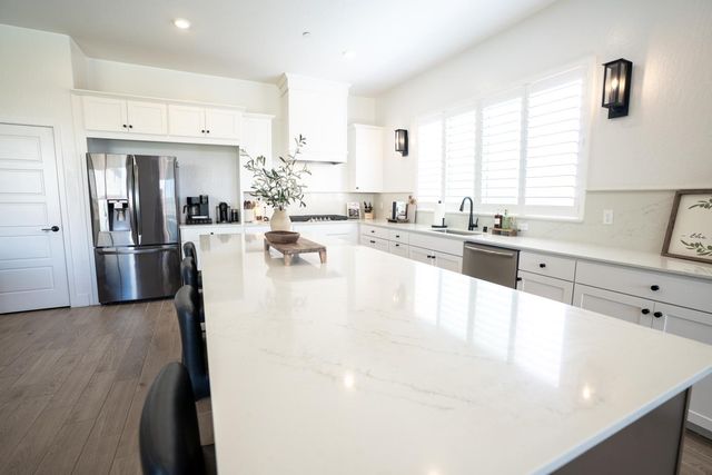 812 Traverse Drive S, Madera, CA 93636