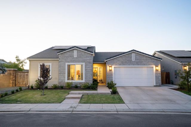 812 Traverse Drive S, Madera, CA 93636