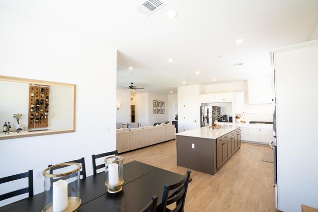 812 Traverse Drive S, Madera, CA 93636