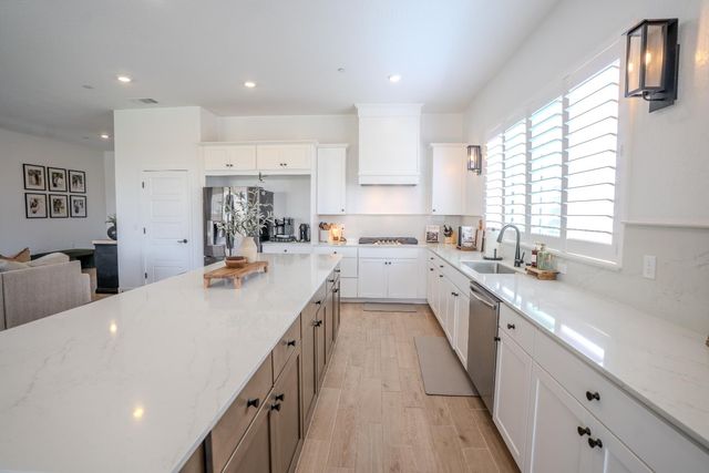 812 Traverse Drive S, Madera, CA 93636