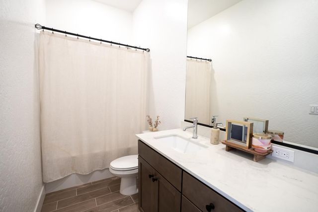 812 Traverse Drive S, Madera, CA 93636