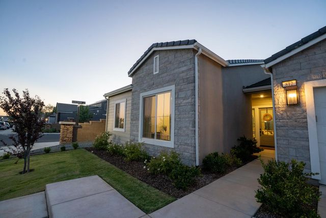 812 Traverse Drive S, Madera, CA 93636